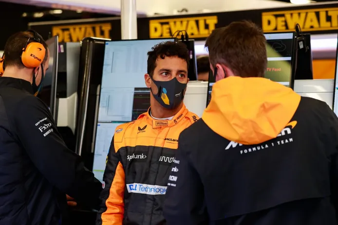 Daniel Ricciardo da positivo en COVID y no podrá subirse al McLaren en Bahréin