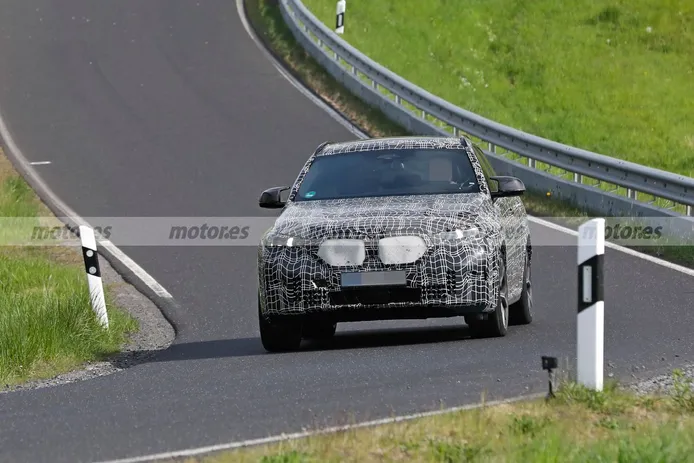 El revisado BMW X6 Facelift 2023 cazado en fotos espía en Nürburgring