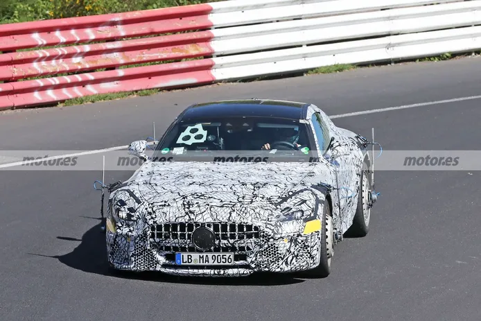 La versión PHEV del Mercedes-AMG GT E-Performance, cazada en sus primeras pruebas