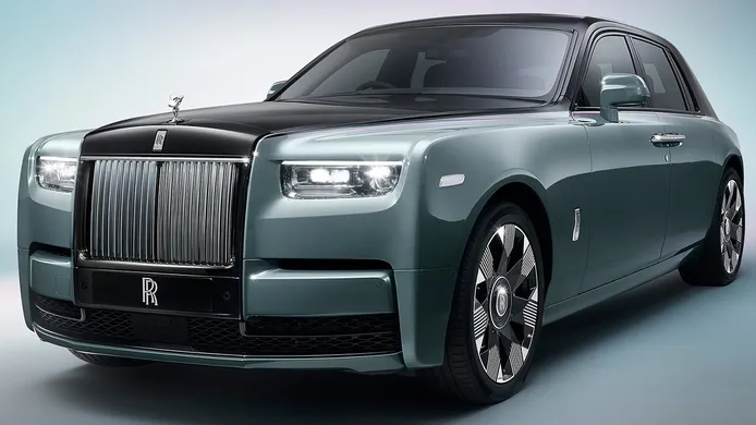 Rolls-Royce Phantom 2023, cambios sutiles para el icónico coche británico de superlujo