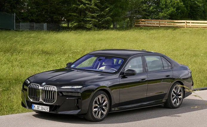 Llega el BMW i7 Protection, la primera berlina eléctrica blindada del mundo