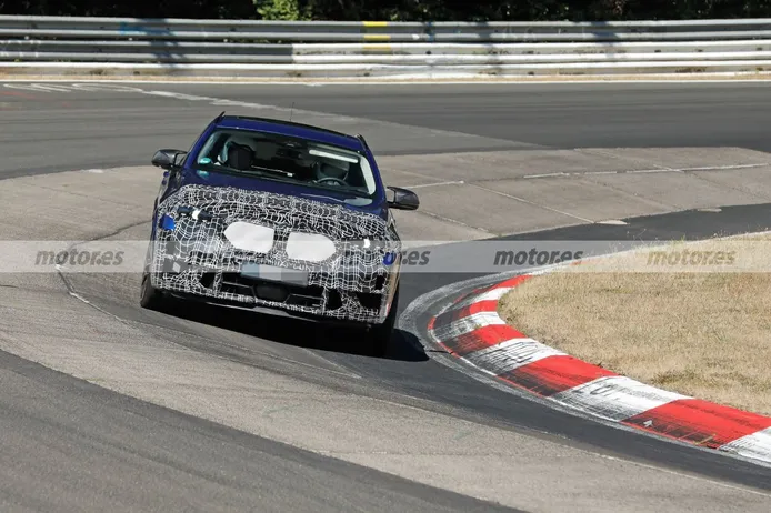 El BMW X6 M LCI 2023 descubre más detalles en una vuelta por Nürburgring