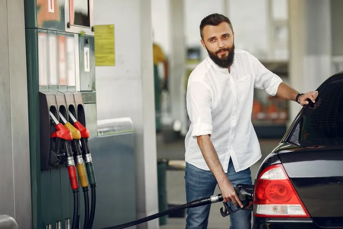Las 3 formas de ahorrar combustible con tu coche