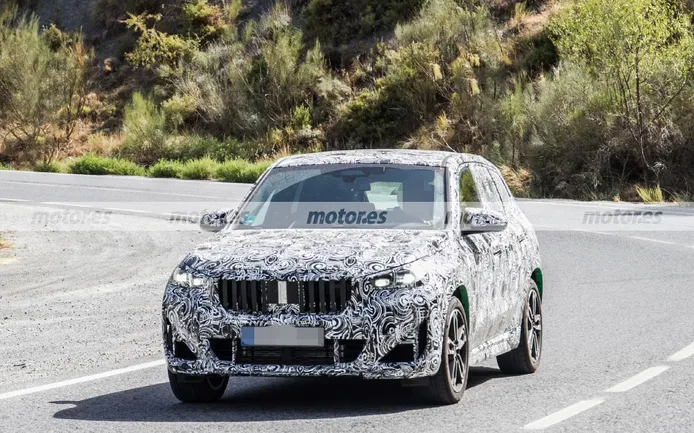 El BMW X1 M35i xDrive 2023 revela interesantes detalles en nuevas fotos espía