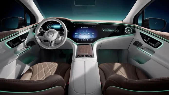 Desvelado el interior del Mercedes EQE SUV en un primer adelanto del SUV eléctrico
