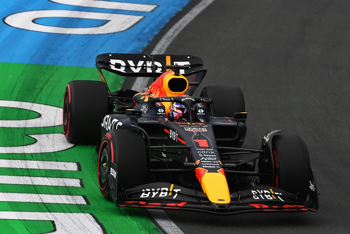 Verstappen desata la locura en Zandvoort tras una carrera con mucho picante