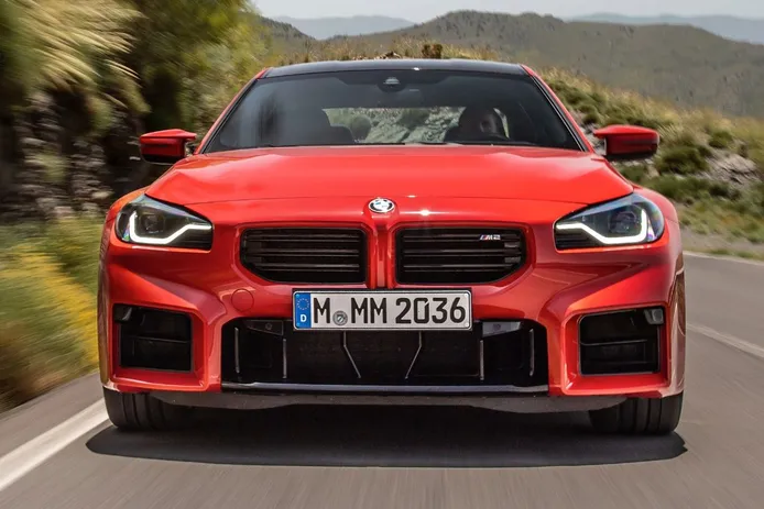 Debuta el nuevo BMW M2, un deportivo puro con 460 CV y ¡cambio manual!
