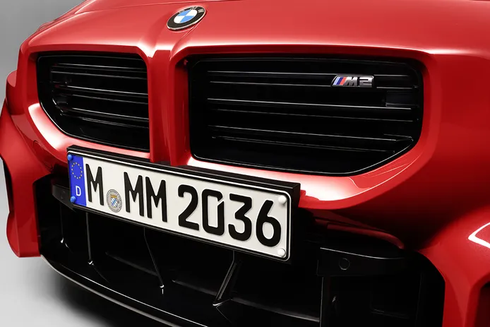 Primer vistazo a los accesorios originales del nuevo BMW M2 que romperán cuellos