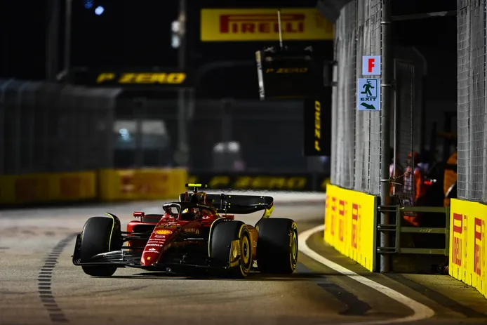 Carlos Sainz critica el planteamiento de Ferrari: «Ha sido una clasificación caótica»