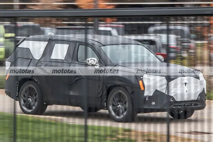 El nuevo Toyota Grand Highlander 2024, cazado en fotos espía en Estados Unidos