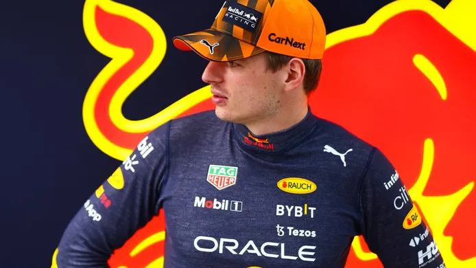 Verstappen, muy frustrado con Red Bull tras el error de la gasolina: «Esto no debería pasar»
