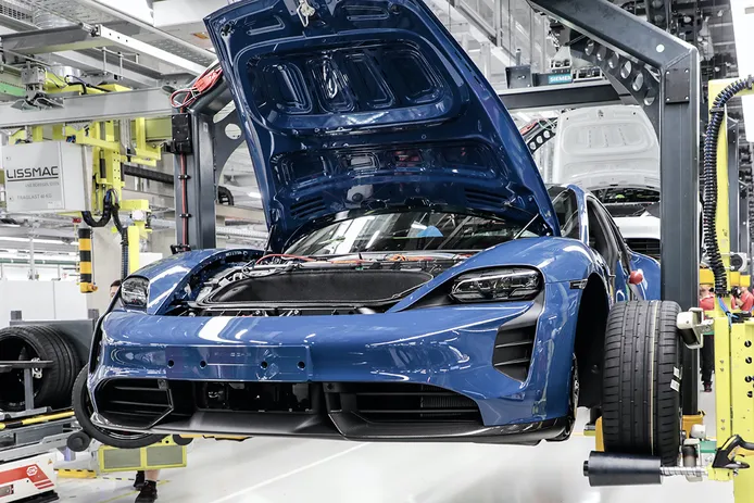 Porsche fabrica 100.000 unidades del Taycan, récord histórico de producción del eléctrico