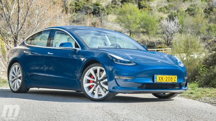 La actualización del Tesla Model 3 llegará en 2023 con un volante que no es para todo el público