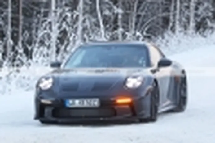 El Porsche 911 GT3 Touring Facelift baila en las carreteras nevadas del norte de Suecia