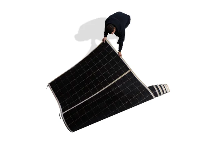 Apollo Power comienza la producción de estos innovadores paneles solares flexibles que ya utilizan Amazon y Volkswagen