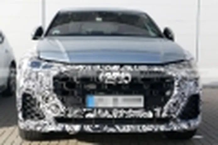 El Audi Q8 también será renovado, primeras fotos espía del facelift que llegará en 2024