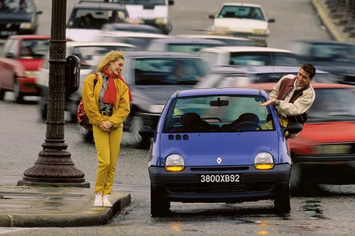 El Renault Twingo cumple 30 años: la historia del coche más simpático de los 90