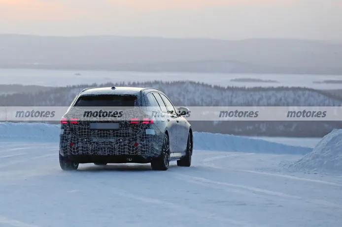 El nuevo BMW i5 Touring no se va a conformar con ser un familiar eléctrico, hay M(ás) por llegar