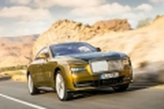 El doble objetivo del nuevo Rolls-Royce Spectre, terminar sus pruebas y buscar nuevos compradores