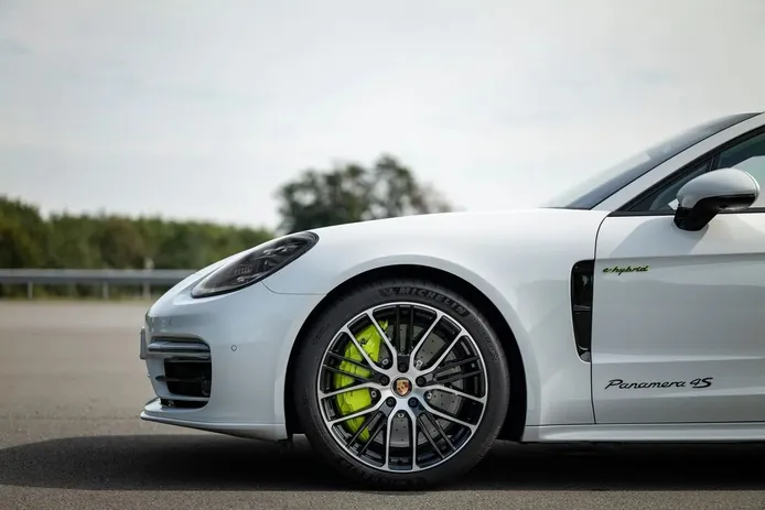 Porsche se carga el futuro Panamera eléctrico, la lógica y dos importantes factores se imponen