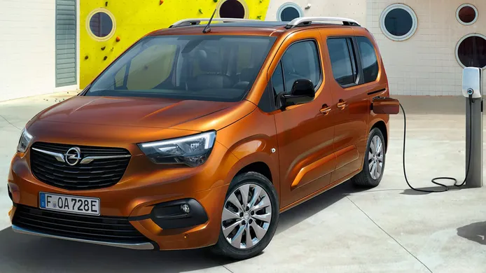 La gama del Opel Combo-e Life se reduce: la furgoneta eléctrica estrena precios para afrontar el 2023