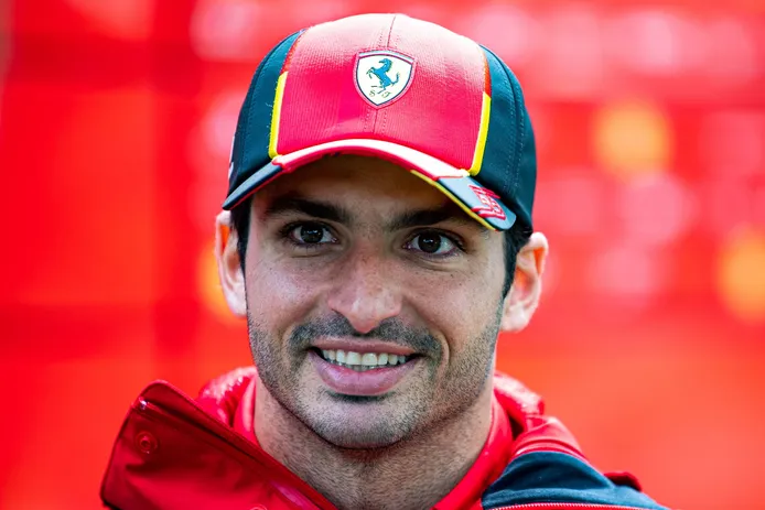 Carlos Sainz mantiene la esperanza con Ferrari: «Los primeros entrenamientos fueron muy útiles para el equipo»