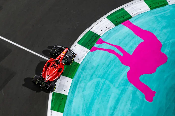 Carlos Sainz y Ferrari agachan la cabeza con un motor sin exprimir: «Queda algo de rendimiento por encontrar»