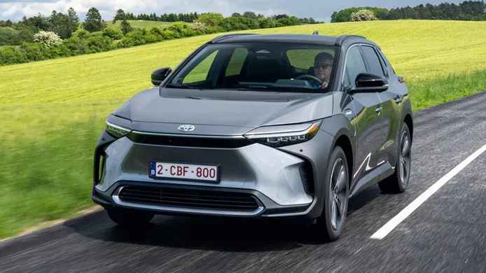 Todos los precios del nuevo Toyota bZ4X, el SUV eléctrico ya disponible en opción de compra tradicional