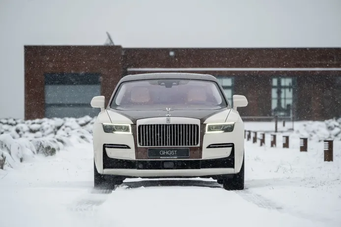 El Rolls-Royce Ghost Amber Roads demuestra que hay clientes muy exclusivos dispuestos a pagar