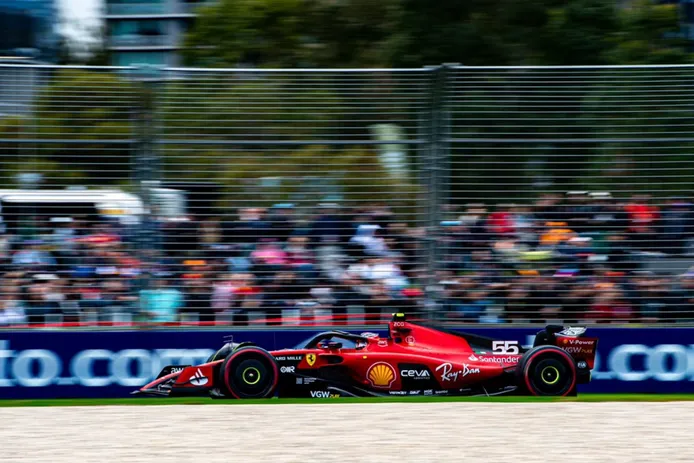 Carlos Sainz confía en las mejoras de Ferrari de cara a la carrera: «Había ritmo para estar delante»