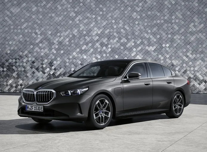 El nuevo BMW Serie 5 debuta, una berlina vanguardista y con tecnologías más avanzadas que el Serie 7