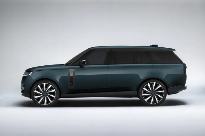 La gama del Range Rover estrena novedades, el más deseado de los SUV es más eficiente, lujoso y potente y ya está a la venta en España