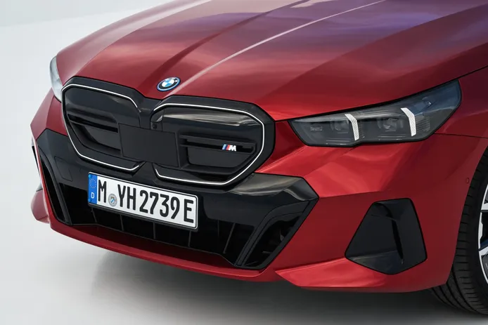 bmw-i5-video-202395440-1686159242_10.jpg