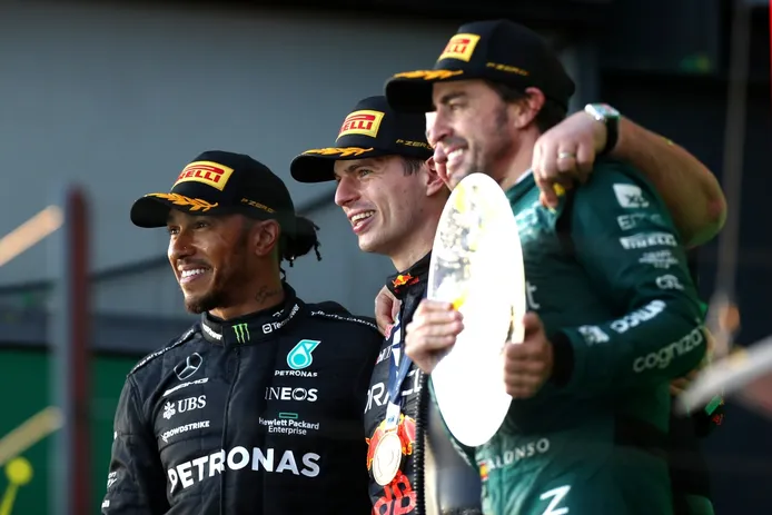Verstappen revela por qué considera a Fernando Alonso mejor que Hamilton: «La gente empezará a odiarme por decirlo»