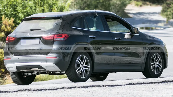 Exclusiva - ¡Habrá un nuevo Mercedes GLA! Las primeras fotos espía de