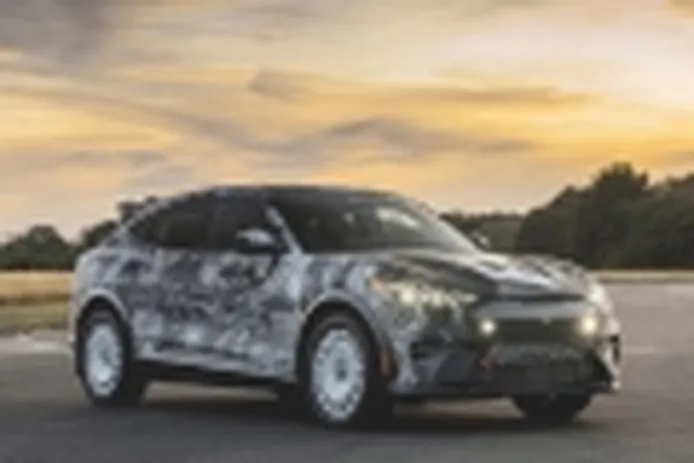 El Ford Mustang Mach-E Rally presentado en Goodwood llegará a Europa, el SUV eléctrico demostrará que también es apto fuera del asfalto