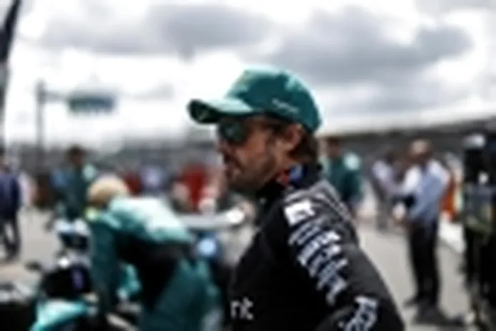 Los motivos que explican la crisis de Aston Martin y por qué ponen en serio peligro 'La 33' de Fernando Alonso