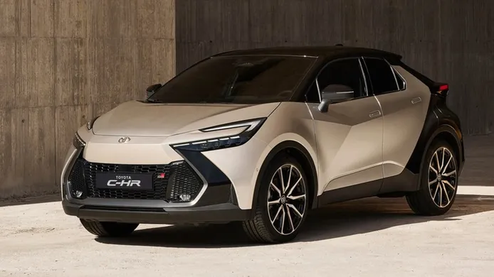 Todos los precios del nuevo Toyota C-HR 2024, el renovado SUV ya puede ser reservado en España en versiones HEV y PHEV
