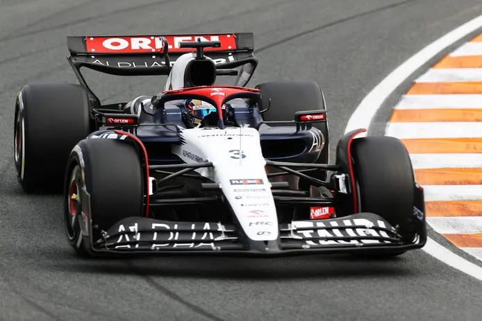 Daniel Ricciardo se lesiona y no correrá en Zandvoort; Liam Lawson le reemplaza en su debut