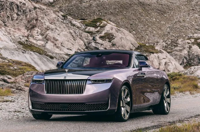 Rolls-Royce Amethyst Droptail, la nueva joya de la corona de la marca británica es un coupé y un descapotable de precio desconocido