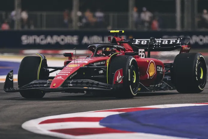 Carlos Sainz rompe la racha de Red Bull y consigue la primera victoria de Ferrari esta temporada