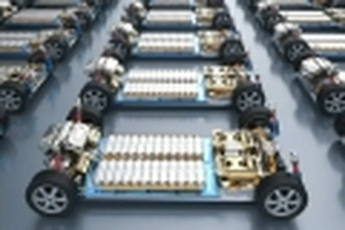 «Si queremos construir coches eléctricos en Europa, necesitaremos todavía importar baterías chinas, nos guste o no»