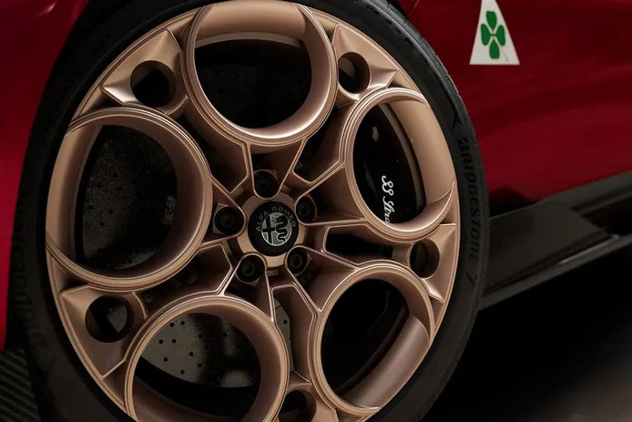 Tras el 33 Stradale, Alfa Romeo traerá un segundo superdeportivo en 2026. ¿En qué otro mito se inspirará?