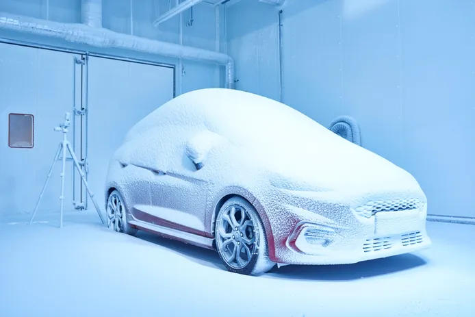 Aflora la realidad del coche eléctrico: Ford congela sus planes para Almussafes y el resto de factorías europeas