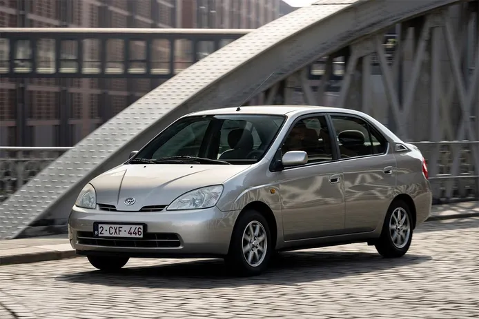 Los nuevos coches eléctricos de Toyota heredarán componentes de los Prius de primera generación