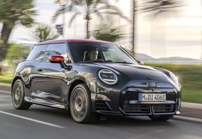 El nuevo MINI Cooper Eléctrico abraza la deportividad pura, el ...