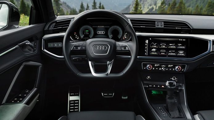 Audi Q3 Sportback 45 TFSI e - interior