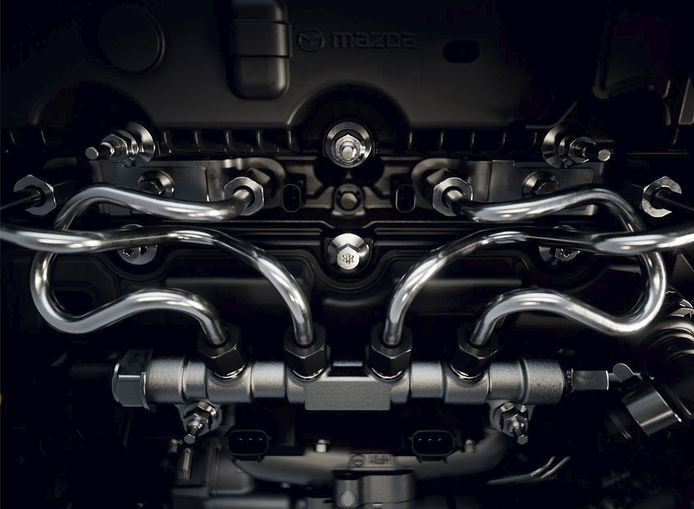 Foto motor Mazda «e-Skyactiv X» - técnica