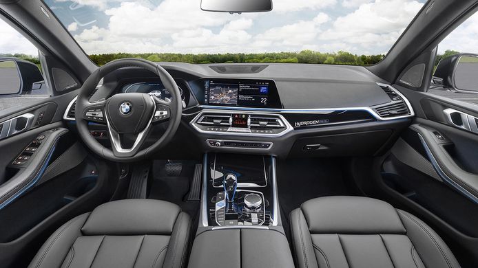 BMW iX5 Hydrogen - interior