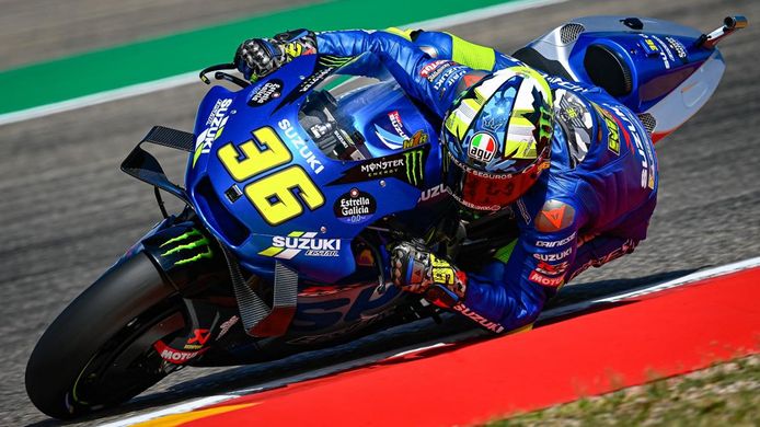 Pecco Bagnaia se doctora en MotoGP tras batir a Marc Márquez en Aragón